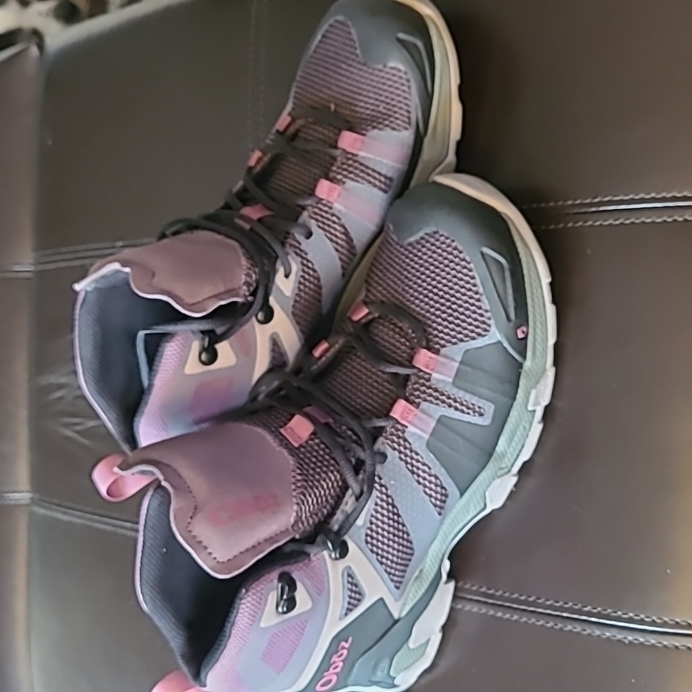 Women's hiking boots
